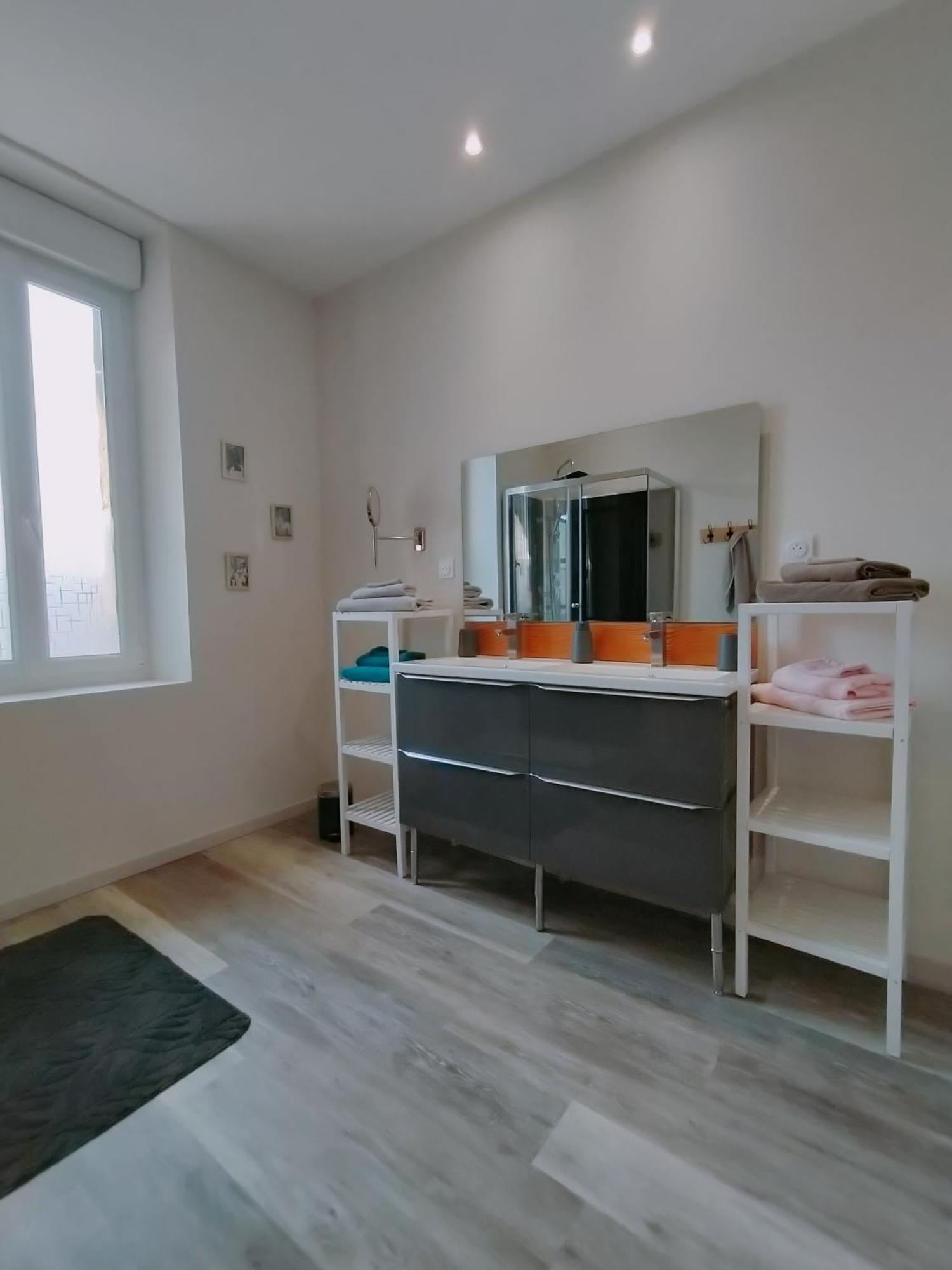 Apartment L'ecole Buissonniere *